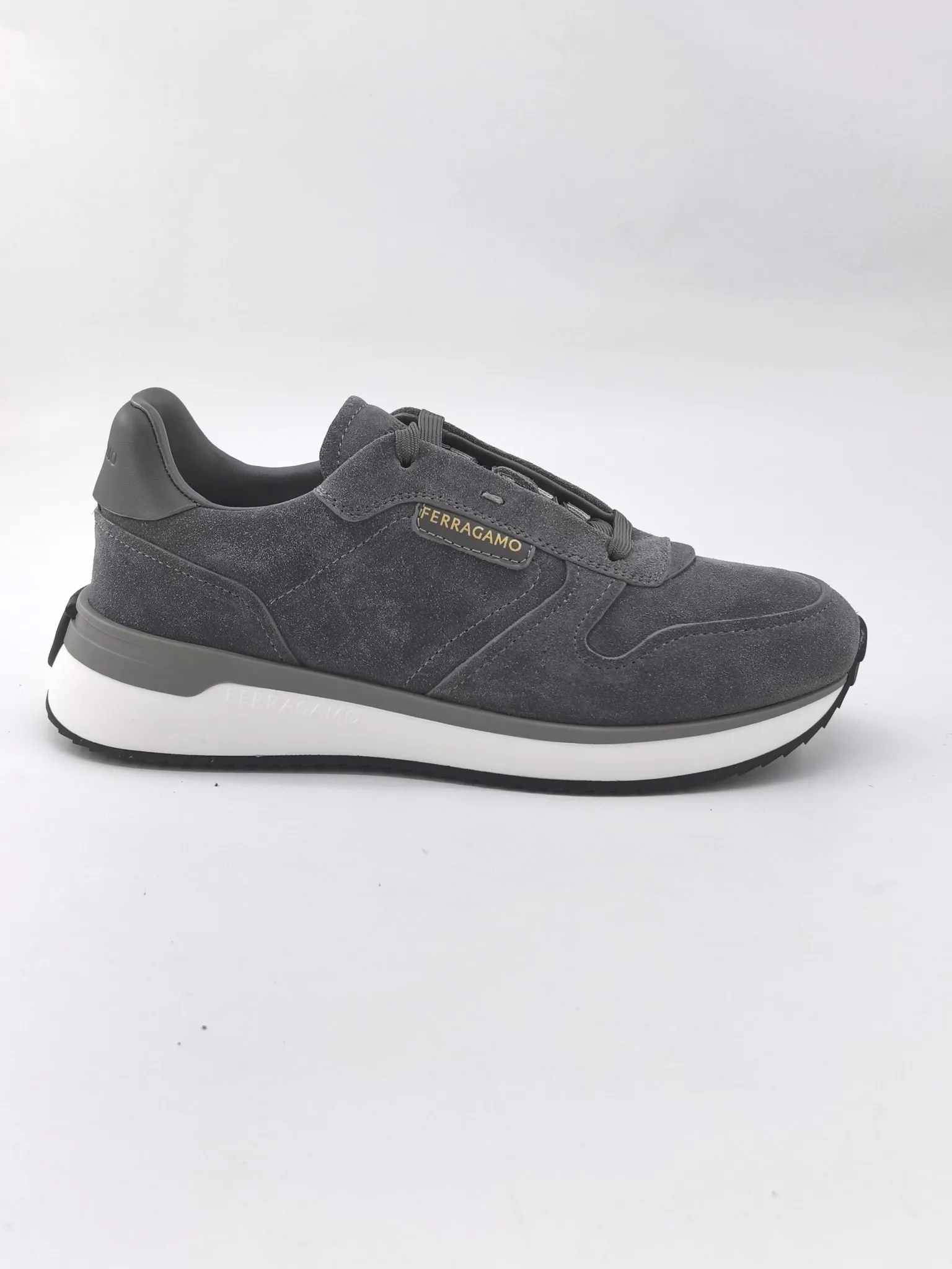 [Ferragam] Top P: 780💰 ▪️Size: 39-44 (38.45 custom-made) FERRAGAMO Ferragam 🔍Top purchasing agent 🇮🇹 Ferragam Street-charming casual shoe series, the counter sells the original configuration simultaneously, Italian imported cowhide fabric, high-quality splicing technology, imported water-dyed cow lining , soles: original foam outsole specially provided by the original factory, original factory follow-up goods, 🔍 high quality, can be entered and exited the counter at will, welcome to compare and synchronize with the counter.